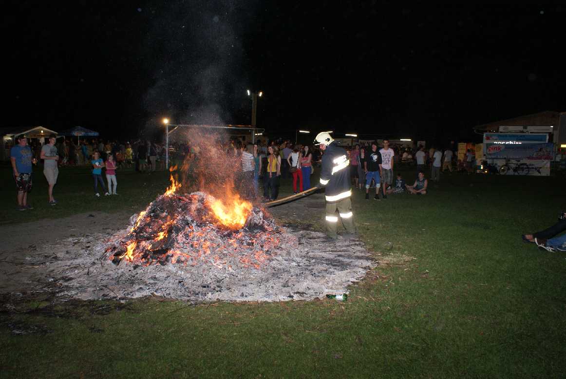 20120616 Sonnwendfeuer (16)